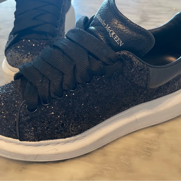 Alexander McQueen sneakers black glitter size 37. - Picture 2 of 6